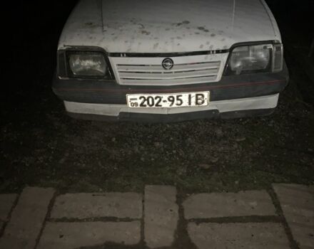 Белый Опель Аскона, объемом двигателя 0 л и пробегом 100 тыс. км за 403 $, фото 1 на Automoto.ua