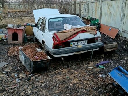 Білий Опель Аскона, об'ємом двигуна 1.6 л та пробігом 300 тис. км за 300 $, фото 1 на Automoto.ua