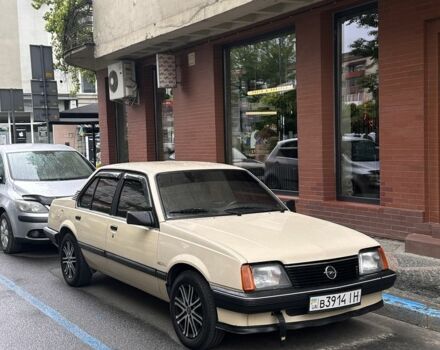 Бежевый Опель Аскона, объемом двигателя 1.6 л и пробегом 250 тыс. км за 1750 $, фото 4 на Automoto.ua