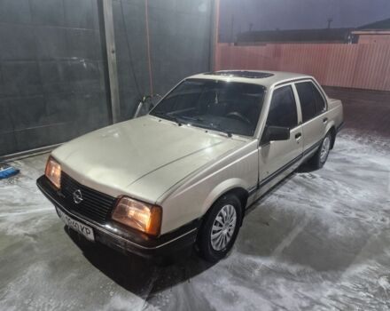 Бежевый Опель Аскона, объемом двигателя 1.6 л и пробегом 323 тыс. км за 650 $, фото 1 на Automoto.ua