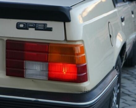 Бежевый Опель Аскона, объемом двигателя 1.6 л и пробегом 250 тыс. км за 1750 $, фото 20 на Automoto.ua