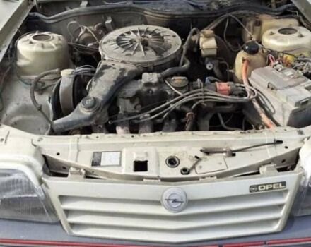 Бежевый Опель Аскона, объемом двигателя 1.6 л и пробегом 300 тыс. км за 650 $, фото 2 на Automoto.ua