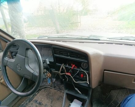 Бежевый Опель Аскона, объемом двигателя 0 л и пробегом 1 тыс. км за 650 $, фото 4 на Automoto.ua