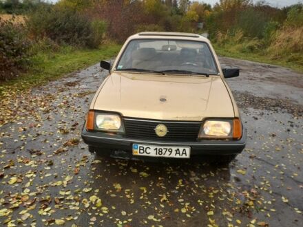 Бежевый Опель Аскона, объемом двигателя 1 л и пробегом 300 тыс. км за 350 $, фото 1 на Automoto.ua