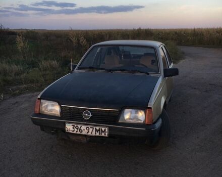 Бежевий Опель Аскона, об'ємом двигуна 0 л та пробігом 667 тис. км за 500 $, фото 1 на Automoto.ua