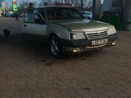 Бежевый Опель Аскона, объемом двигателя 1.6 л и пробегом 300 тыс. км за 650 $, фото 1 на Automoto.ua