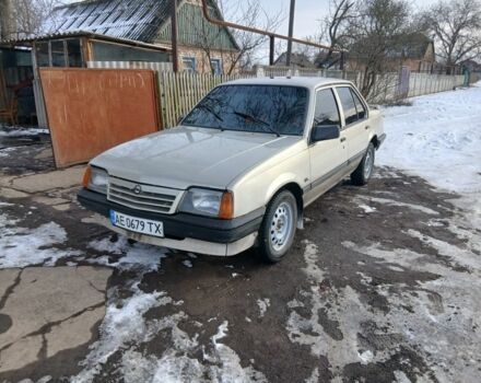 Бежевий Опель Аскона, об'ємом двигуна 2 л та пробігом 1000 тис. км за 1100 $, фото 1 на Automoto.ua