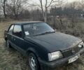 Черный Опель Аскона, объемом двигателя 1.3 л и пробегом 150 тыс. км за 300 $, фото 1 на Automoto.ua