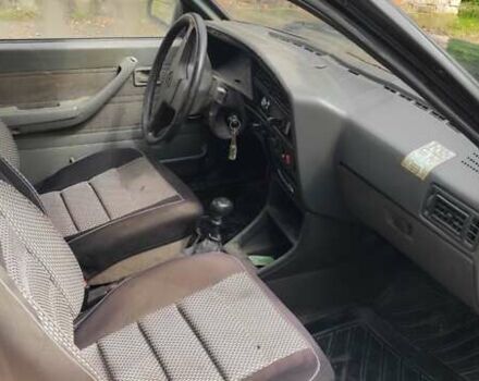 Черный Опель Аскона, объемом двигателя 1.6 л и пробегом 200 тыс. км за 500 $, фото 7 на Automoto.ua