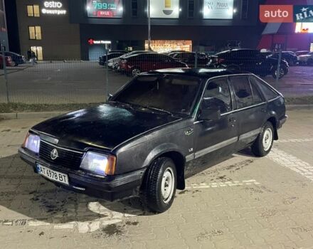 Черный Опель Аскона, объемом двигателя 1.6 л и пробегом 72 тыс. км за 600 $, фото 1 на Automoto.ua