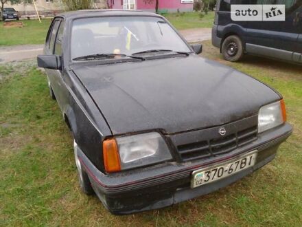 Опель Аскона 1986 у Новодністровськ на Automoto.ua Чорний Опель Аскона, об'ємом двигуна 1.8 л та пробігом 215 тис. км за 650 $, фото 1 на Automoto.ua
