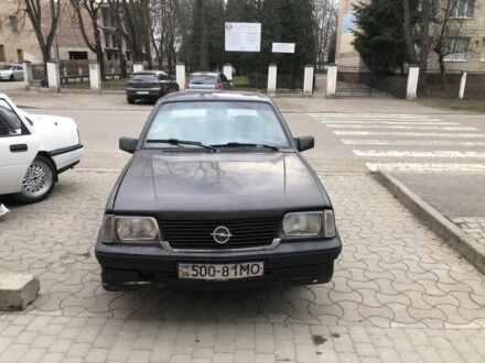 Коричневый Опель Аскона, объемом двигателя 1.6 л и пробегом 320 тыс. км за 800 $, фото 1 на Automoto.ua