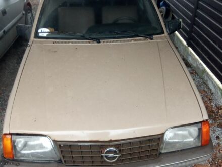 Коричневий Опель Аскона, об'ємом двигуна 1.6 л та пробігом 100 тис. км за 600 $, фото 1 на Automoto.ua