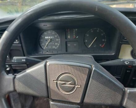 Червоний Опель Аскона, об'ємом двигуна 1.4 л та пробігом 200 тис. км за 450 $, фото 16 на Automoto.ua