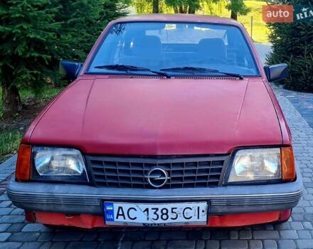 Опель Аскона 1986 в Ратно на Automoto.ua Красный Опель Аскона, объемом двигателя 1.6 л и пробегом 300 тыс. км за 800 $, фото 1 на Automoto.ua