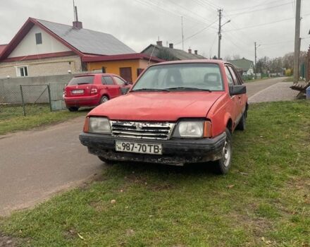 Червоний Опель Аскона, об'ємом двигуна 1.6 л та пробігом 150 тис. км за 500 $, фото 1 на Automoto.ua