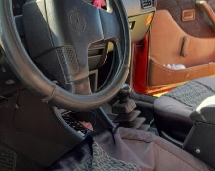 Червоний Опель Аскона, об'ємом двигуна 1.6 л та пробігом 500 тис. км за 1000 $, фото 4 на Automoto.ua