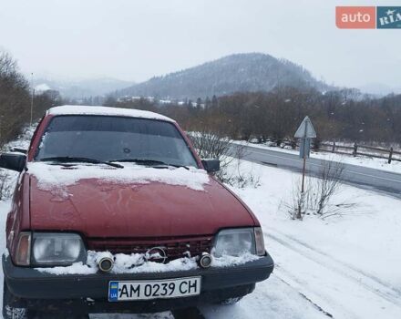 Красный Опель Аскона, объемом двигателя 1.6 л и пробегом 500 тыс. км за 800 $, фото 2 на Automoto.ua