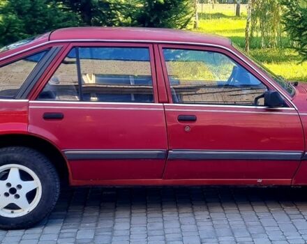 Опель Аскона 1987 в Ратно на Automoto.ua Красный Опель Аскона, объемом двигателя 1.6 л и пробегом 300 тыс. км за 900 $, фото 5 на Automoto.ua