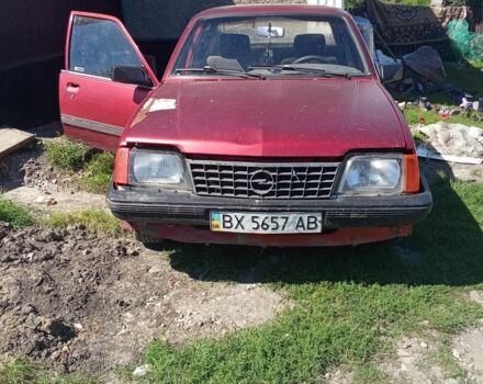 Красный Опель Аскона, объемом двигателя 0 л и пробегом 150 тыс. км за 800 $, фото 1 на Automoto.ua