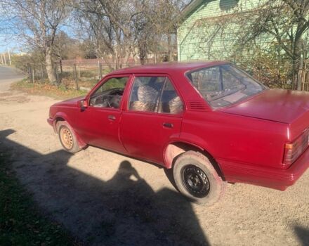 Красный Опель Аскона, объемом двигателя 1.8 л и пробегом 300 тыс. км за 308 $, фото 3 на Automoto.ua