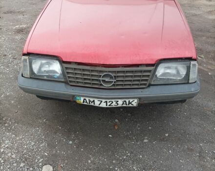 Красный Опель Аскона, объемом двигателя 1 л и пробегом 200 тыс. км за 400 $, фото 3 на Automoto.ua