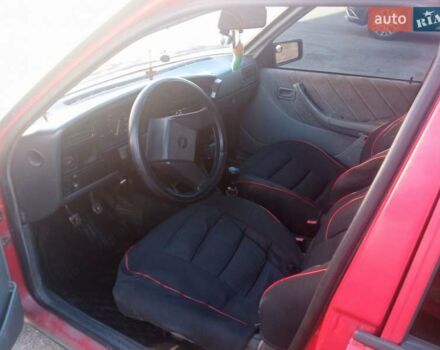 Красный Опель Аскона, объемом двигателя 1.6 л и пробегом 200 тыс. км за 750 $, фото 6 на Automoto.ua