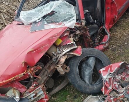 Червоний Опель Аскона, об'ємом двигуна 2 л та пробігом 1 тис. км за 238 $, фото 2 на Automoto.ua