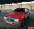 Красный Опель Аскона, объемом двигателя 1.6 л и пробегом 200 тыс. км за 650 $, фото 1 на Automoto.ua