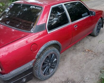 Красный Опель Аскона, объемом двигателя 1.6 л и пробегом 300 тыс. км за 1000 $, фото 1 на Automoto.ua