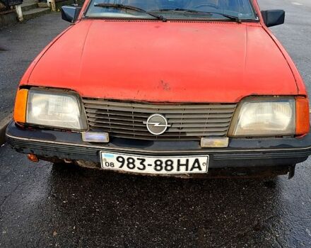 Красный Опель Аскона, объемом двигателя 1.3 л и пробегом 230 тыс. км за 650 $, фото 1 на Automoto.ua