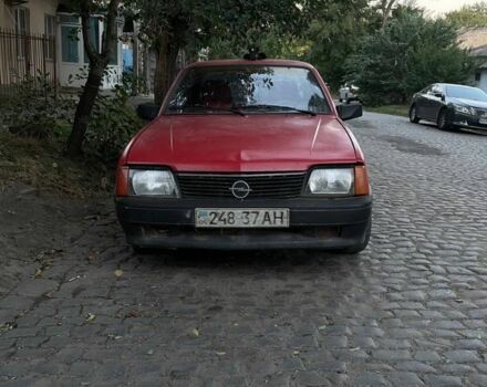 Красный Опель Аскона, объемом двигателя 1.6 л и пробегом 200 тыс. км за 460 $, фото 1 на Automoto.ua