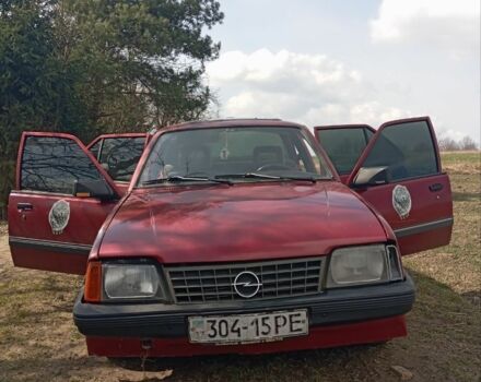 Красный Опель Аскона, объемом двигателя 1.6 л и пробегом 9 тыс. км за 850 $, фото 1 на Automoto.ua