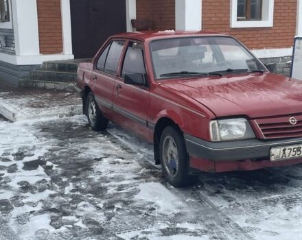 Красный Опель Аскона, объемом двигателя 1.6 л и пробегом 150 тыс. км за 524 $, фото 1 на Automoto.ua