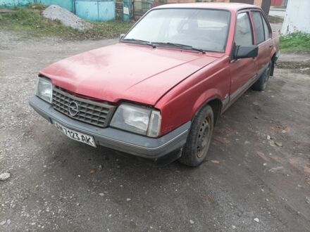 Красный Опель Аскона, объемом двигателя 1 л и пробегом 200 тыс. км за 400 $, фото 1 на Automoto.ua