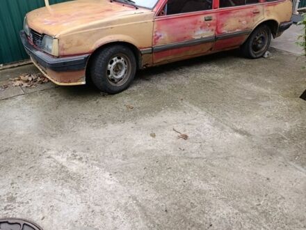 Опель Аскона 1987 в Верхнеднепровске на Automoto.ua Красный Опель Аскона, объемом двигателя 0 л и пробегом 100 тыс. км за 357 $, фото 1 на Automoto.ua