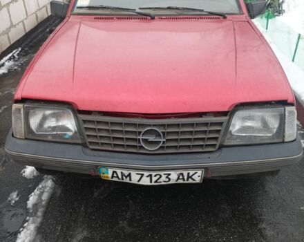 Червоний Опель Аскона, об'ємом двигуна 1 л та пробігом 200 тис. км за 399 $, фото 1 на Automoto.ua