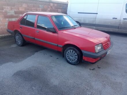 Красный Опель Аскона, объемом двигателя 1.6 л и пробегом 200 тыс. км за 750 $, фото 1 на Automoto.ua