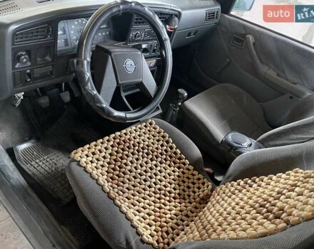 Опель Аскона, об'ємом двигуна 1.6 л та пробігом 28 тис. км за 800 $, фото 4 на Automoto.ua