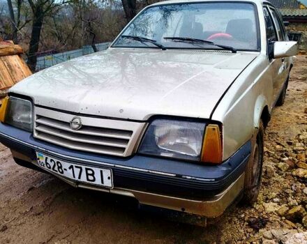 Опель Аскона, об'ємом двигуна 1.8 л та пробігом 300 тис. км за 400 $, фото 1 на Automoto.ua