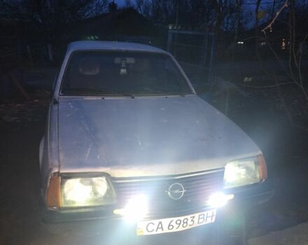 Сірий Опель Аскона, об'ємом двигуна 0 л та пробігом 60 тис. км за 594 $, фото 1 на Automoto.ua