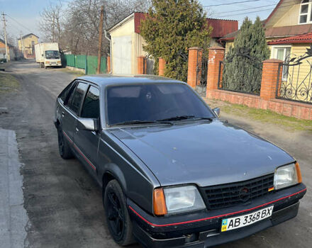 Сірий Опель Аскона, об'ємом двигуна 2 л та пробігом 400 тис. км за 899 $, фото 7 на Automoto.ua