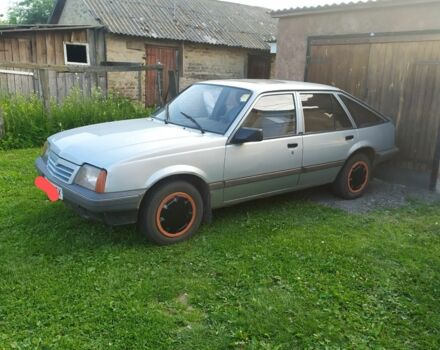 Сірий Опель Аскона, об'ємом двигуна 1 л та пробігом 1 тис. км за 1500 $, фото 1 на Automoto.ua
