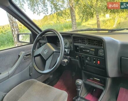 Серый Опель Аскона, объемом двигателя 1.6 л и пробегом 177 тыс. км за 800 $, фото 10 на Automoto.ua