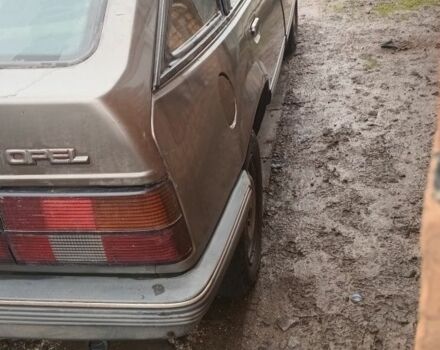 Серый Опель Аскона, объемом двигателя 1.6 л и пробегом 55 тыс. км за 650 $, фото 2 на Automoto.ua