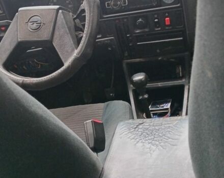 Серый Опель Аскона, объемом двигателя 1.6 л и пробегом 55 тыс. км за 650 $, фото 4 на Automoto.ua