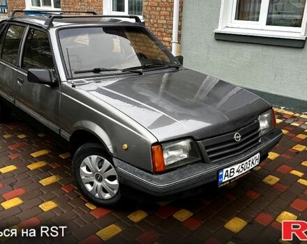 Сірий Опель Аскона, об'ємом двигуна 1.6 л та пробігом 369 тис. км за 800 $, фото 10 на Automoto.ua