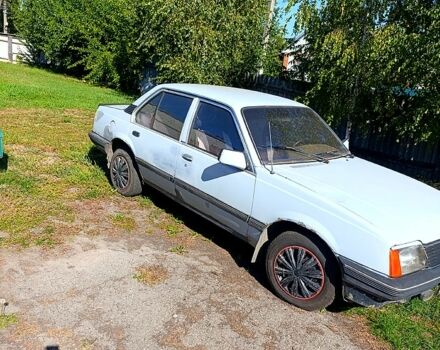 Серый Опель Аскона, объемом двигателя 1.8 л и пробегом 0 тыс. км за 920 $, фото 1 на Automoto.ua