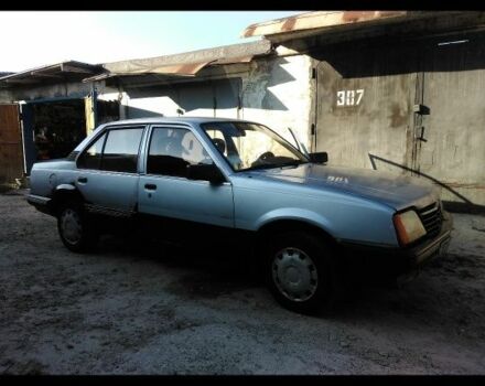 Серый Опель Аскона, объемом двигателя 1.4 л и пробегом 300 тыс. км за 473 $, фото 4 на Automoto.ua