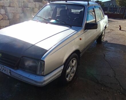 Сірий Опель Аскона, об'ємом двигуна 1.6 л та пробігом 250 тис. км за 850 $, фото 4 на Automoto.ua